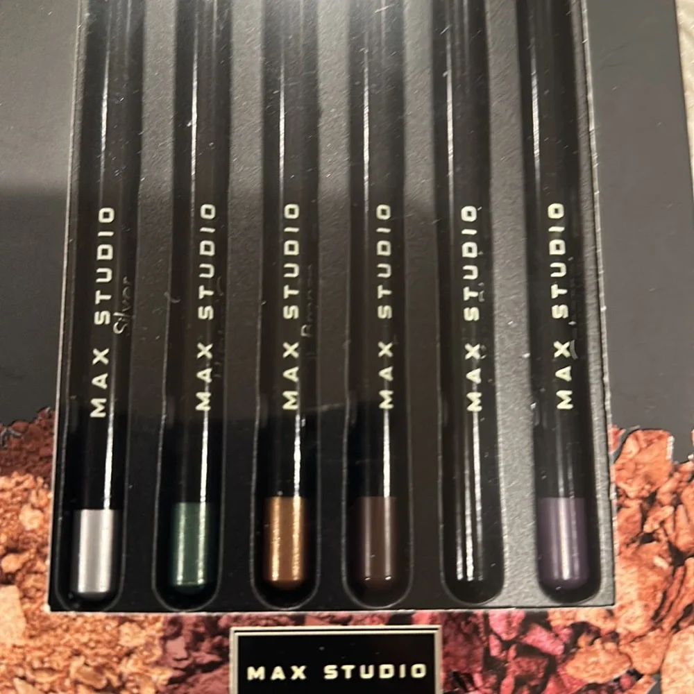 MAX STUDIO 6 PRO PENCIL EYELINERS (Silver, Green, Bronz, Brown, Black, Purple).